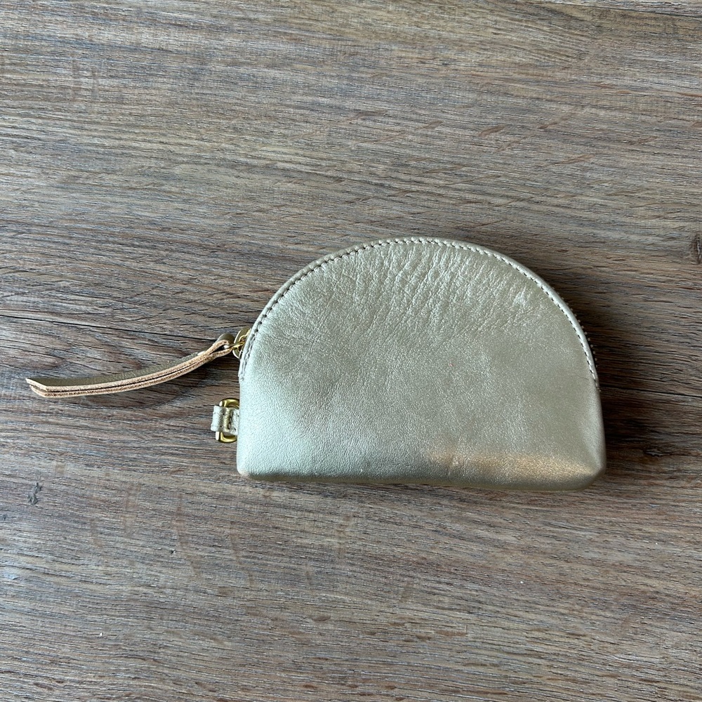TAH Bags Half Moon Coin Purse in Gold